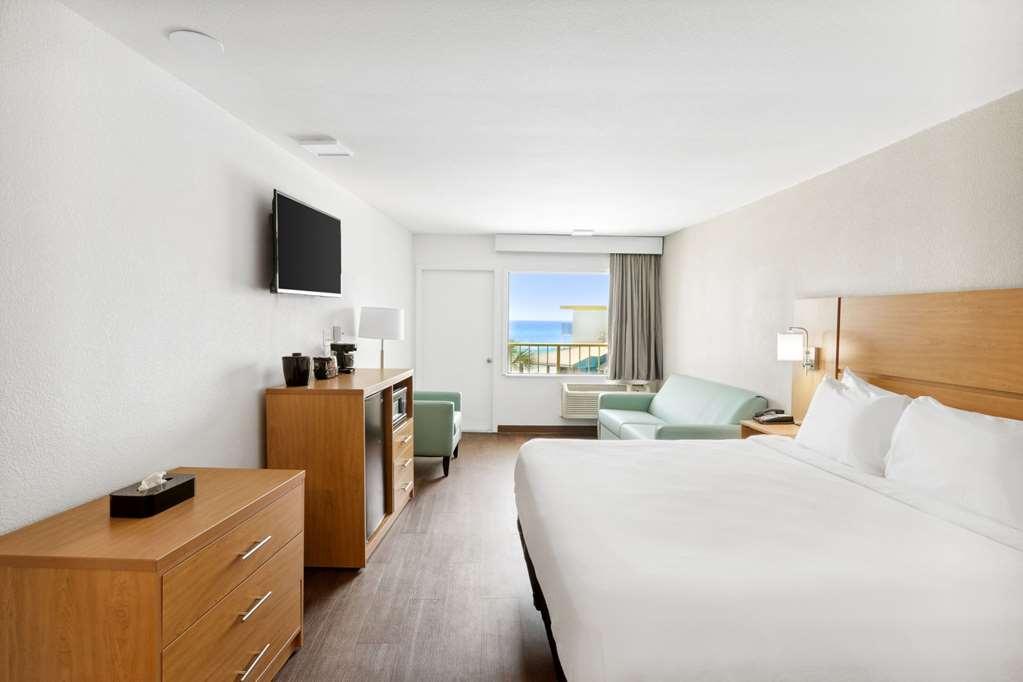 Chateau Beachfront Resort - BW Signature Collection Panama City Beach Room photo